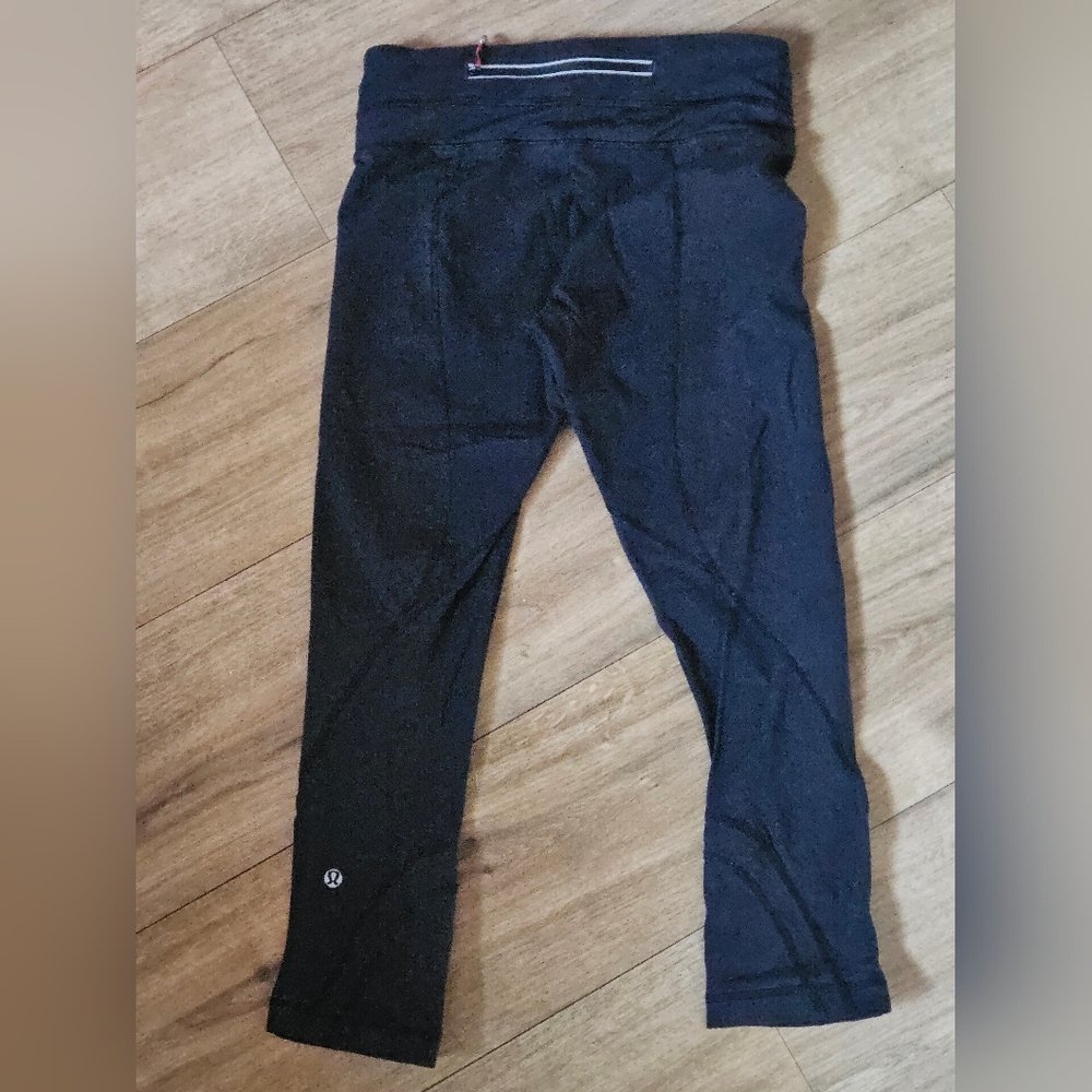 Lululemon Womens Black Leggings Size 4